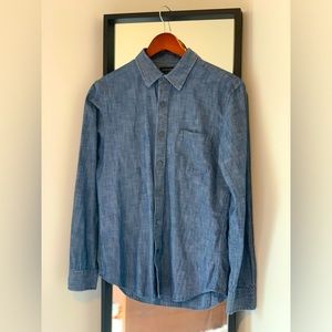 Banana Republic Factory Men's Soft-Wash Blue Chambray Shirt